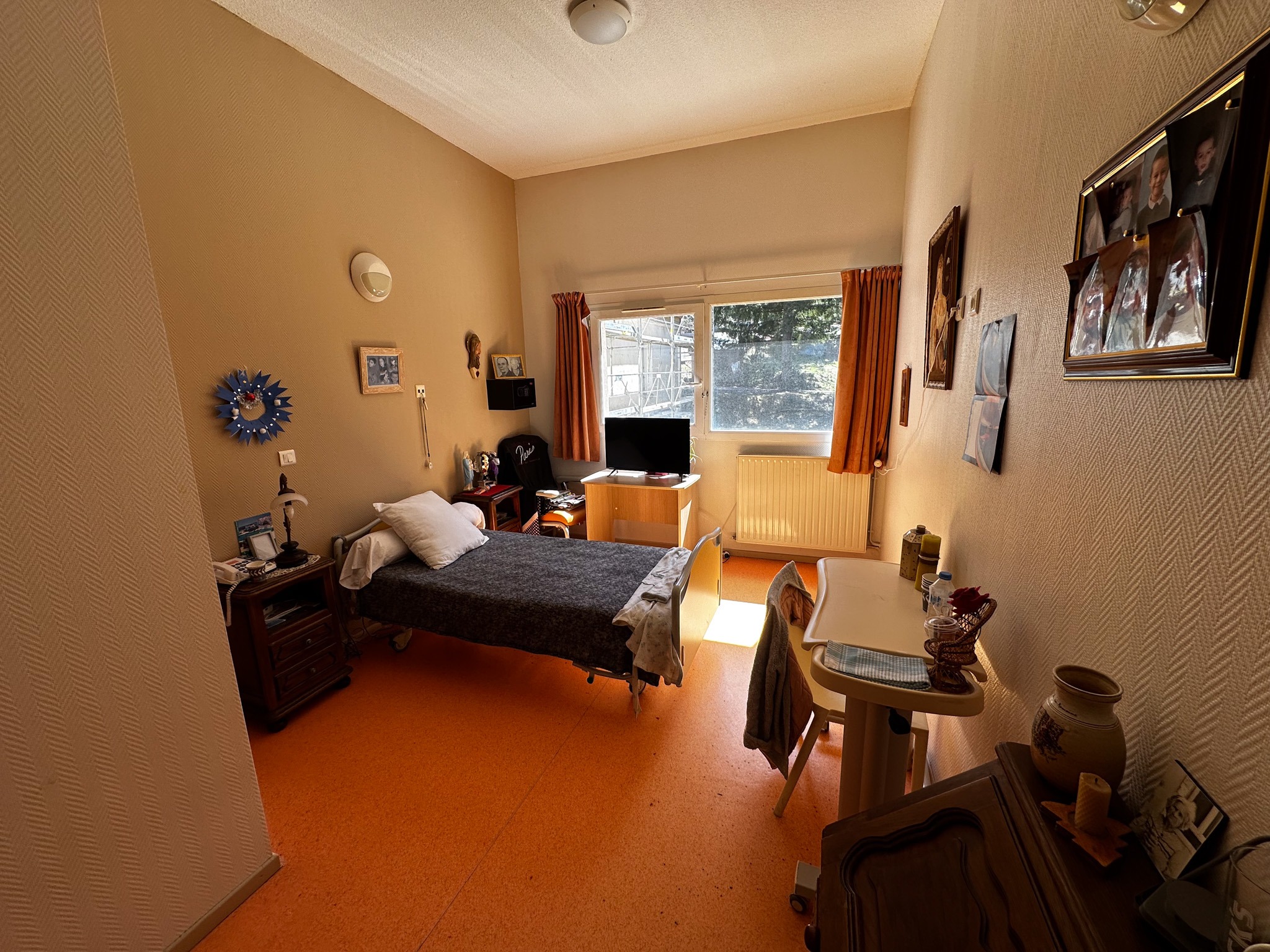 chambre EHPAD lac d'issarlès